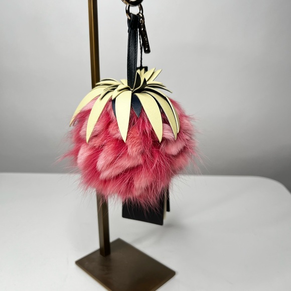 ❌SOLD❌Fendi Fur Bag Charm - Picture 8 of 8